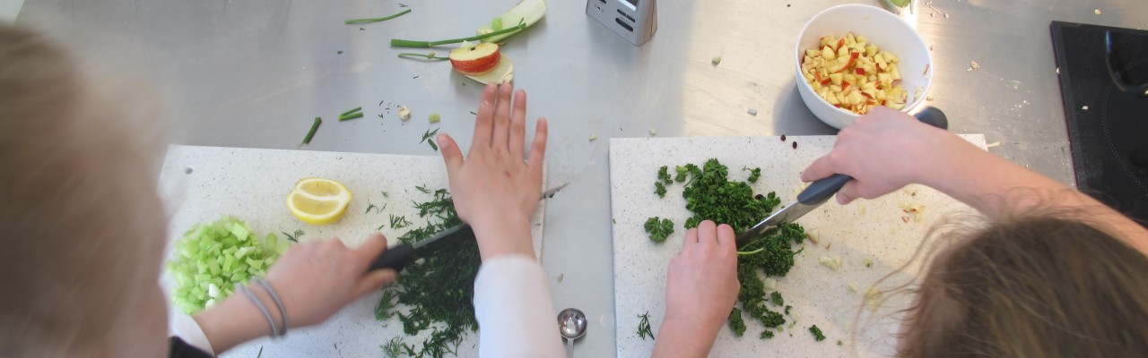 Hvem har størst kulinarisk kapital - elever i 6. klasse eller skolen voksne? Foto: Anne Bech
